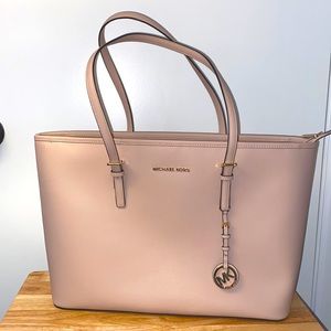 Michael Kors Jet Set Tote